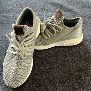 Women's Fresh Foam Cruz V2 Decon Running Sneakers